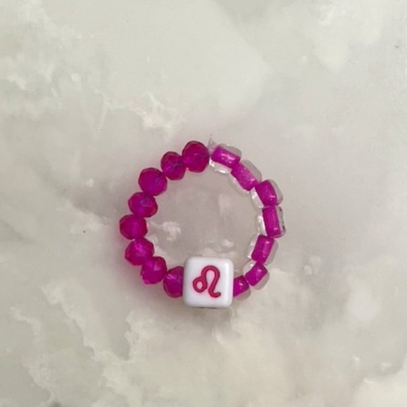 "LEO" HOROSCOPE MAGENTA PINK BEADED RING (ONE SIZE) - Picture 1 of 2